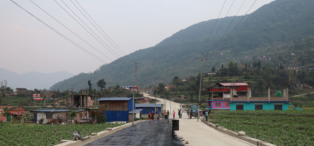 दरवाङ-मुना-ढोरपाटन सडकः ताकममा कालोपत्र सुरु